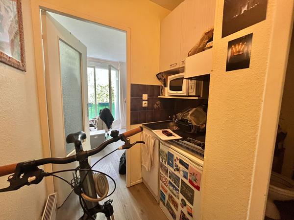 Appartement Pau 1 pièce(s) 17.20 m2 + parking + local  à vélos