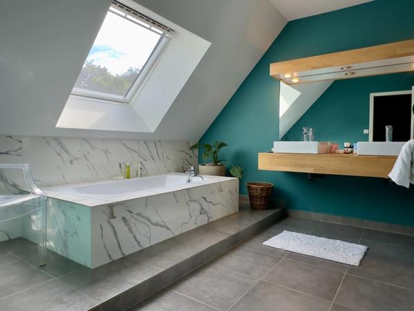 BAGNEUX, Maison familiale 4 chambres sur jardin arboré-clos avec terrasses et piscine chauffée.