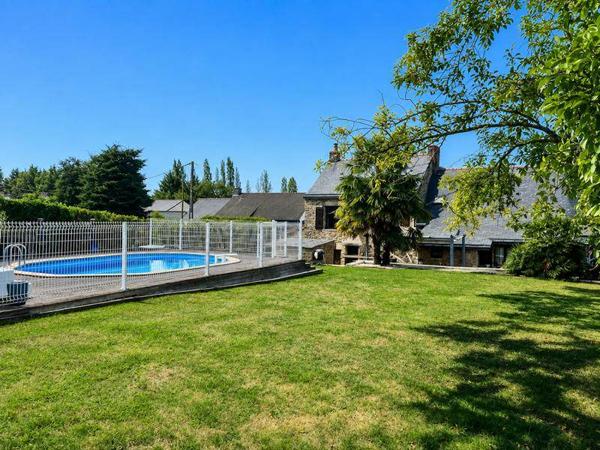 Maison à vendre 365 680 € Couëron 6 p 145 m² DPE D
