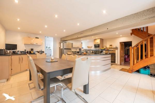 Maison à vendre 365 680 € Couëron 6 p 145 m² DPE D
