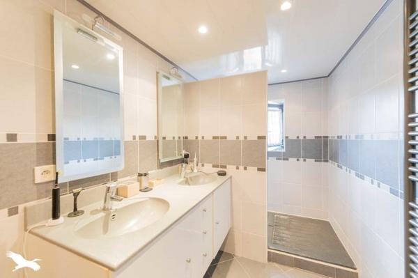 Maison à vendre 365 680 € Couëron 6 p 145 m² DPE D