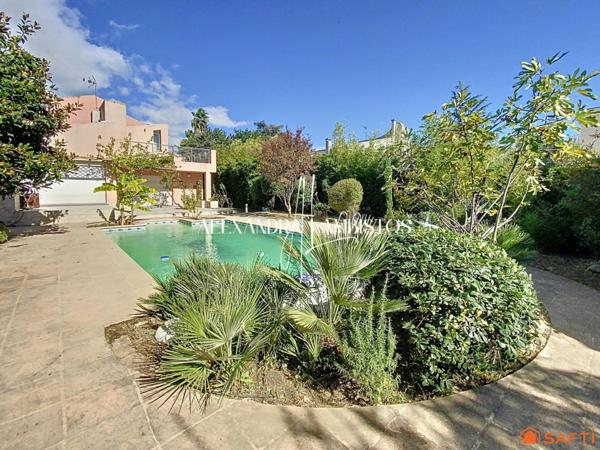 Villa d'architecte - 6 pièces - 209m²