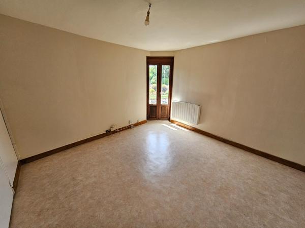 Immeuble 190 m² Saint Germain des Fossés proche des commodités