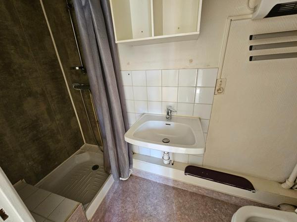 Immeuble 190 m² Saint Germain des Fossés proche des commodités