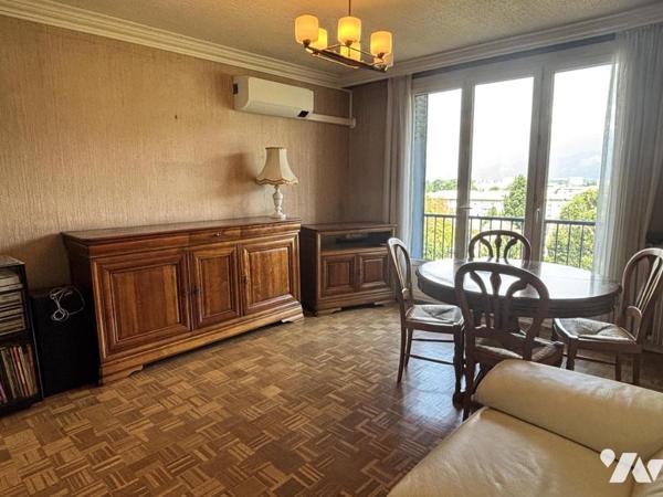 Grenoble appartement de 3P+C, en étage, ascenseur, balcon et garage individuel, cave