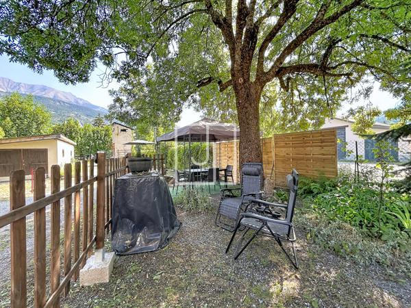 Appartement T3/4 de 77,80 m² avec jardin privatif, garage et dépendances à deux pas du centre de Barcelonnette Détails des diagnostics énergétiques
