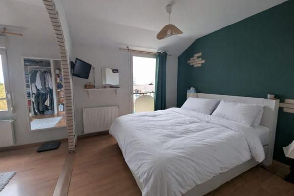 BELLE MAISON AU CALME AVEC VUE DEGAGEE