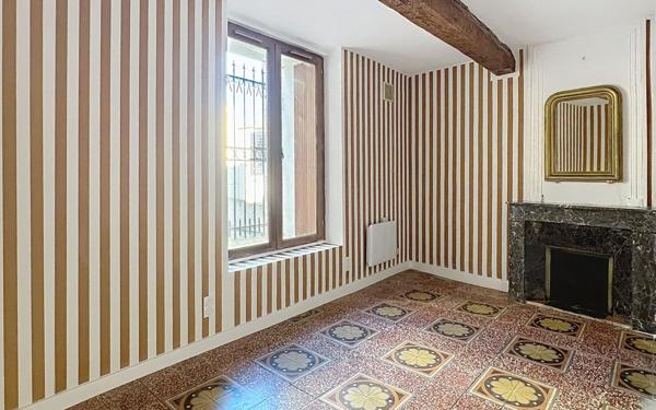 Appartement à louer    4 pièces • 137 m2 Pia