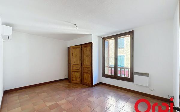 Appartement à louer    4 pièces • 137 m2 Pia