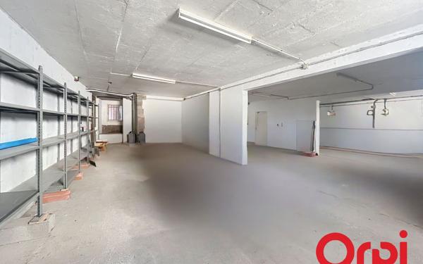 Appartement à louer    4 pièces • 137 m2 Pia