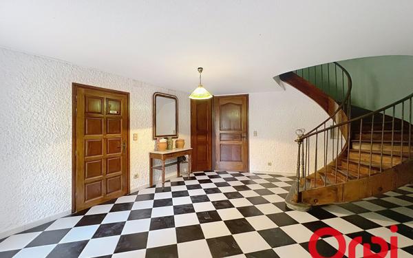 Appartement à louer    4 pièces • 137 m2 Pia