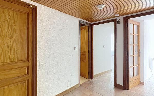 Appartement à louer    4 pièces • 137 m2 Pia