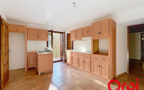 Appartement à louer    4 pièces • 137 m2 Pia