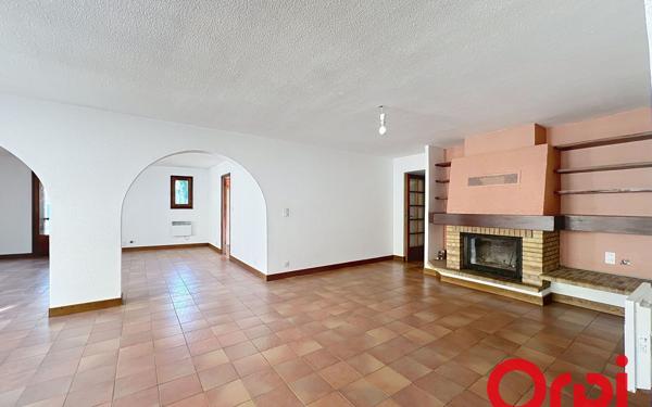 Appartement à louer    4 pièces • 137 m2 Pia