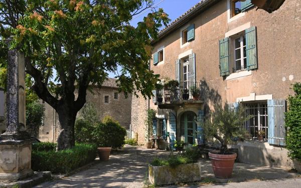 Gordes (84220) MAISON DE VILLAGE 295 M2