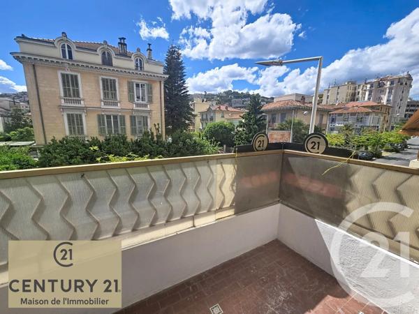 Appartement F2 à vendre  2 pièces - 40,69 m 2   NICE  - 06
