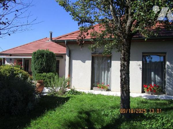 Maison d'habitation de plain-pied, sur vide sanitaire,  en excellent état d'entretien, construi...