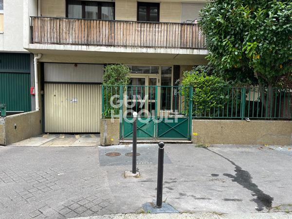 Place de parking voiture