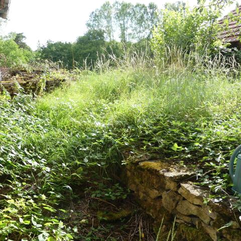 Vitteaux 5 min., maison 4 pièces avec garage et jardin.