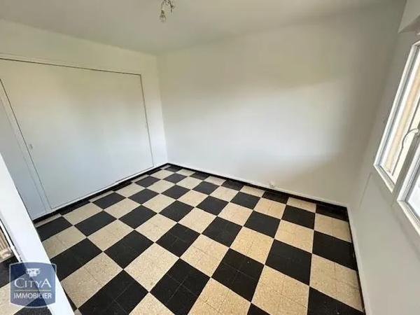 Appartement à louer 2 pièces 55.82m² Sanary-sur-Mer (83110)