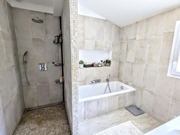 Villa contemporaine avec T2 indépendant, piscine et jardin paysager