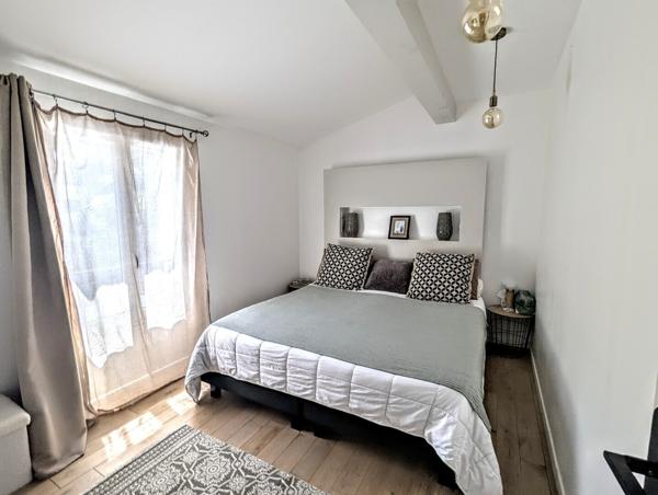 Villa contemporaine avec T2 indépendant, piscine et jardin paysager