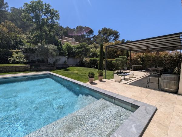Villa contemporaine avec T2 indépendant, piscine et jardin paysager