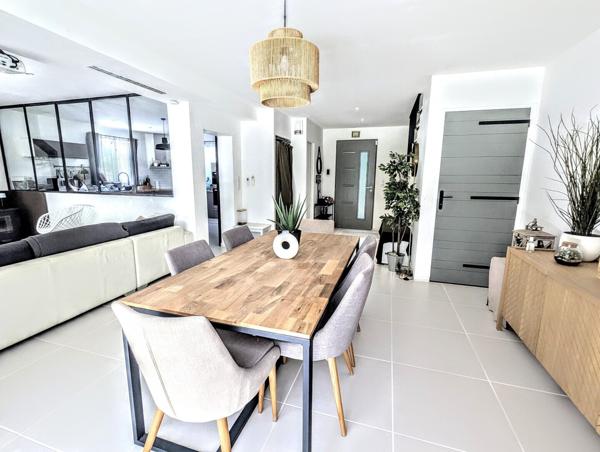 Villa contemporaine avec T2 indépendant, piscine et jardin paysager