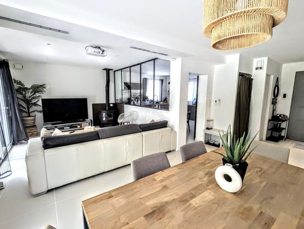 Villa contemporaine avec T2 indépendant, piscine et jardin paysager