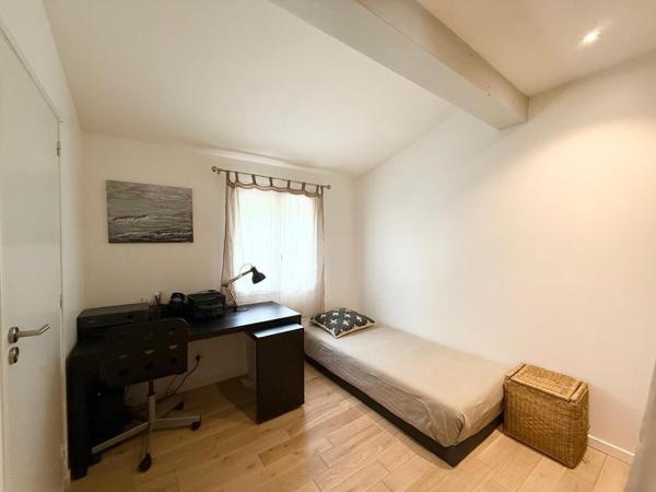 Villa contemporaine avec T2 indépendant, piscine et jardin paysager