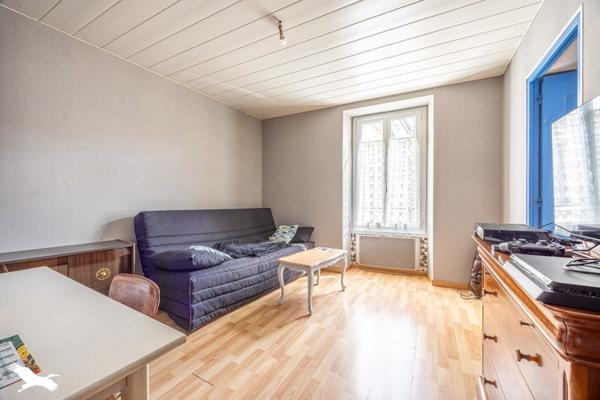 Immeuble à vendre 250 000 € Surgères 160 m² DPE C
