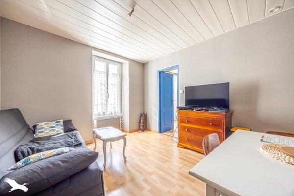 Immeuble à vendre 250 000 € Surgères 160 m² DPE C