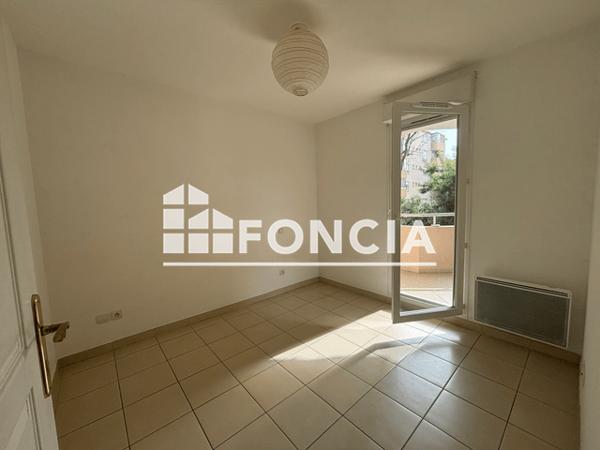 Location Appartement 2 pièces 39.19 m² - 14 AVENUE GENERAL CARMILLE La Seyne Sur Mer 83500