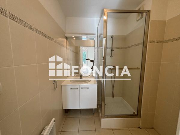 Location Appartement 2 pièces 39.19 m² - 14 AVENUE GENERAL CARMILLE La Seyne Sur Mer 83500