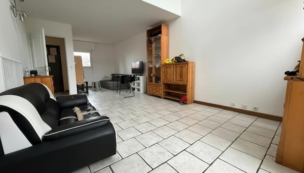 Plein Centre ville, grand F5 en duplex avec Terrasse Vendu Loué 1746,62€