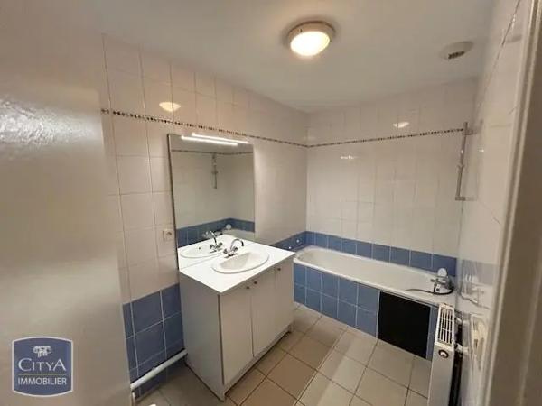 Appartement à louer 4 pièces 73.82m²