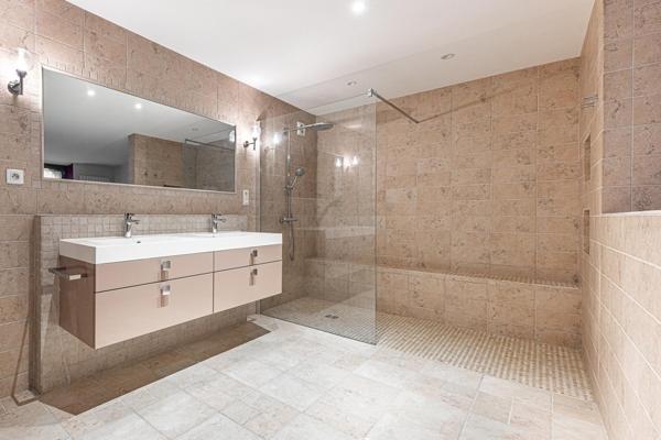 Maison à Rennes, 35000 - 7 pièces 245m²