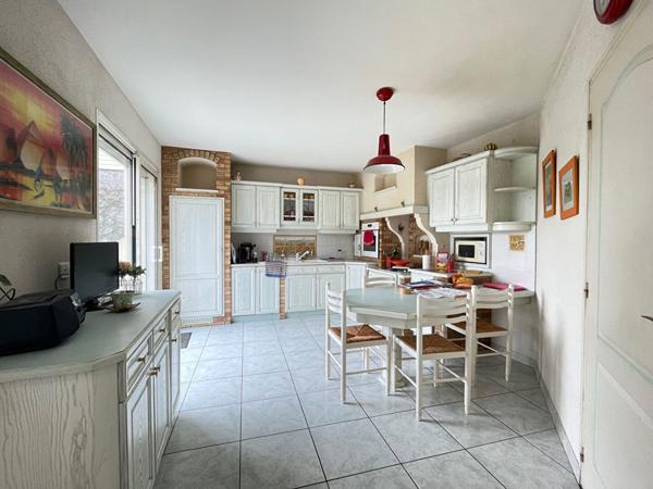 BOUCHEMAINE BOURG MAISON 5 CHAMBRES,  
Bouchemaine 49080