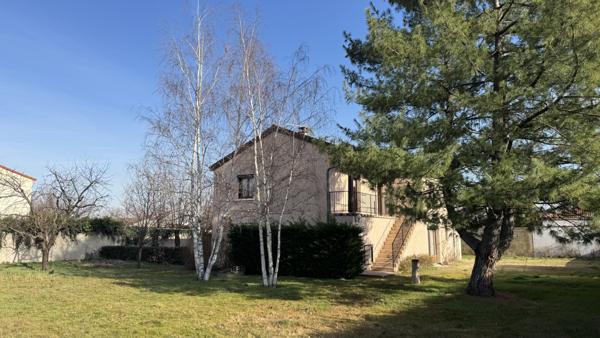 Bonson (42160) Maison 160 m² centre Bonson – Ascenseur – Terrain 1 183 m²