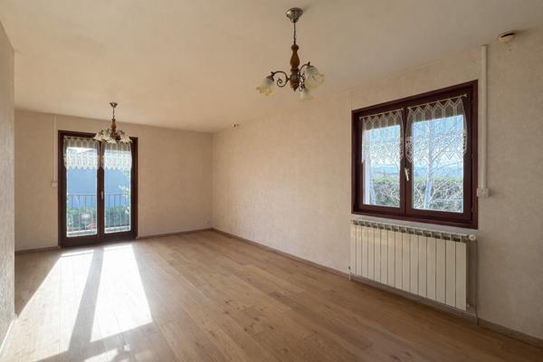 Bonson (42160) Maison 160 m² centre Bonson – Ascenseur – Terrain 1 183 m²