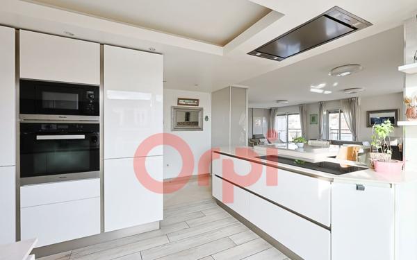 Appartement à vendre    4 pièces • 119,26 m2 Paris 20