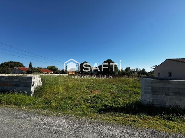 Terrain constructible 746m2 clôt