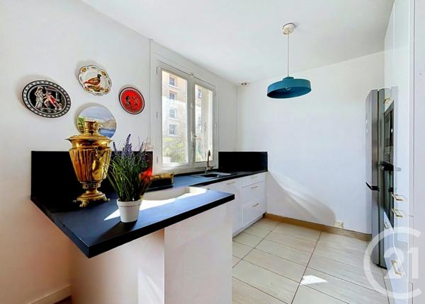 Maison à vendre  4 pièces - 75 m 2   VERSAILLES  - 78
