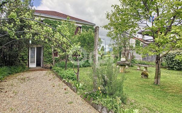 Maison à vendre    7 pièces •  Razac-sur-l'Isle