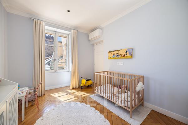 LYON 6 — ÉTAGE ÉLEVÉ — 175 M² — VUE DÉGAGÉE — BALCON