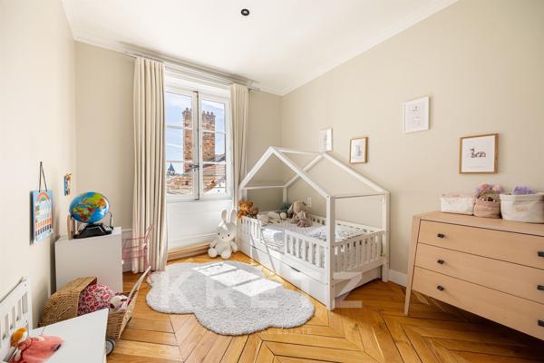 LYON 6 — ÉTAGE ÉLEVÉ — 175 M² — VUE DÉGAGÉE — BALCON