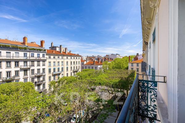 LYON 6 — ÉTAGE ÉLEVÉ — 175 M² — VUE DÉGAGÉE — BALCON