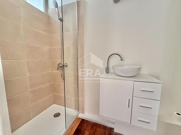 Appartement de caractère T4 de 67 m² avec cave. Parquet, moulures et cheminées