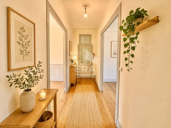 Appartement de caractère T4 de 67 m² avec cave. Parquet, moulures et cheminées