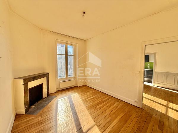 Appartement de caractère T4 de 67 m² avec cave. Parquet, moulures et cheminées